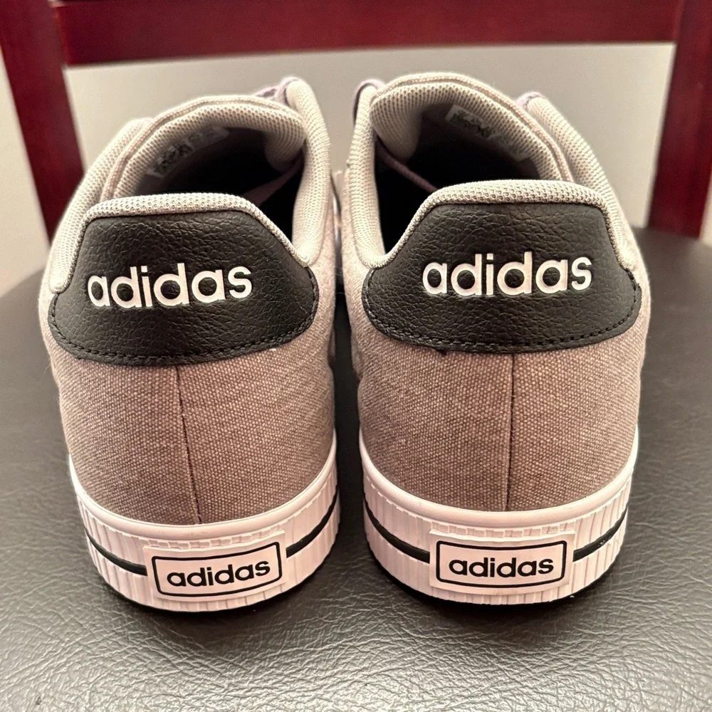 New Adidas Men’s Daily 3.0 Gray Sneakers with Black Stripes Size 9